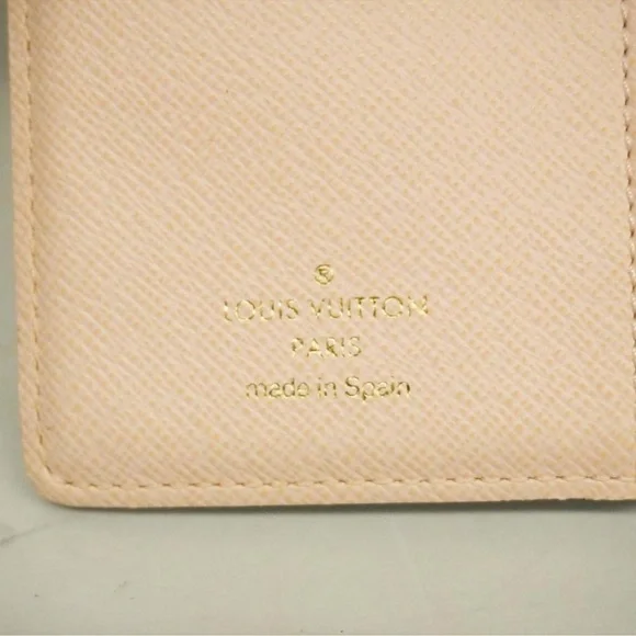 Louis Vuitton wallet agenda passport cover monogram LV koala pm pink interior - Picture 9 of 17